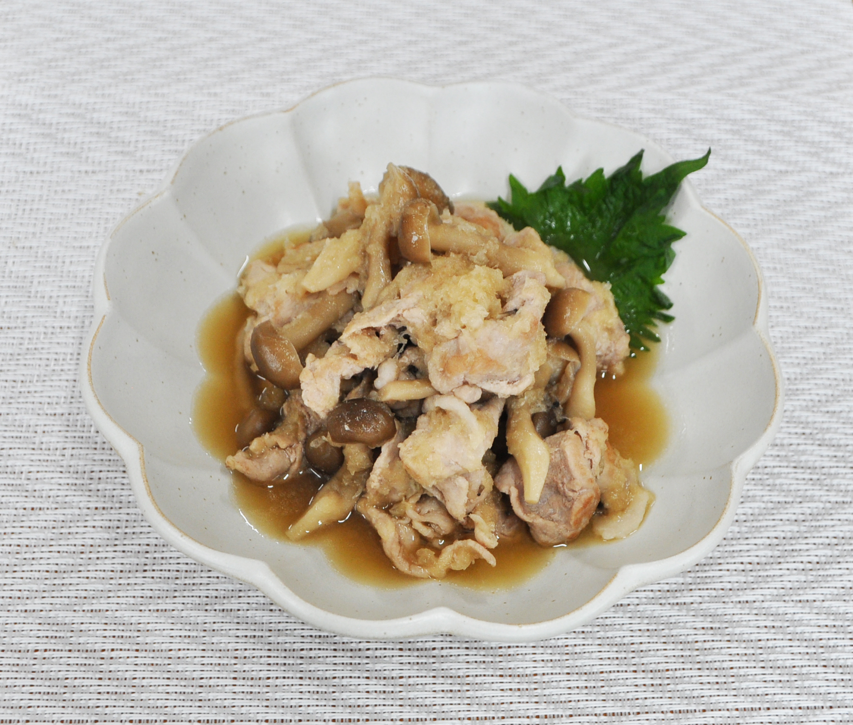 豚肉としめじのおろし煮
